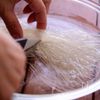 フライパンひとつで簡単！ひき肉チャプチェの工程1
