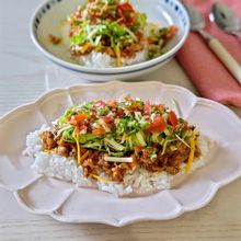 【タコライス】本格サルサソースで、辛さ抑え目。沖縄料理。