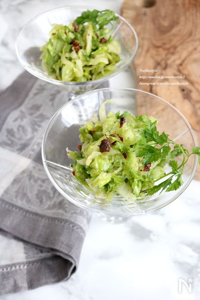 レタスとドライトマトのサラダ