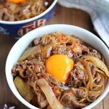 絶品つゆだく牛丼【糸こんにゃくでかさ増し】