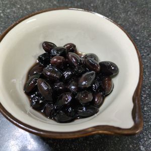 さこ　マロ美の作ってみた!投稿(我が家の黒豆煮　甘さ控えめ！)