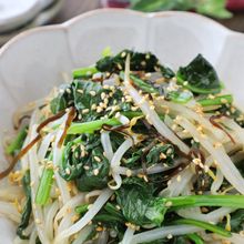 レンジで簡単!ほうれん草ともやしの塩昆布ナムル