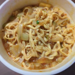 たりおの作ってみた!投稿(いつものカップ麺をおいしく食べる方法①カレー味編🤩🍜)