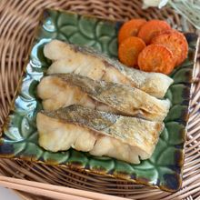 すぐ作れる♡たらと人参の和風だし焼き【ふっくらジューシー】