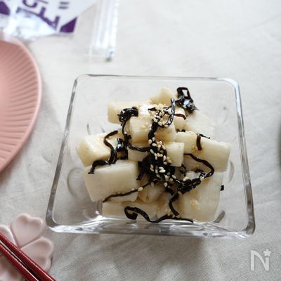 長芋と塩昆布のあえるだけサラダと漬け物
