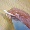 鶏ささ身肉のトマトソースかけの下準備