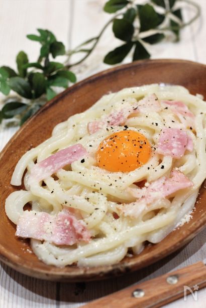 お手軽 簡単だけど間違いなしのおいしさ うどんと生卵とお好み具材で作る釜玉うどんレシピ レシピサイト Nadia ナディア プロの料理家のおいしいレシピ