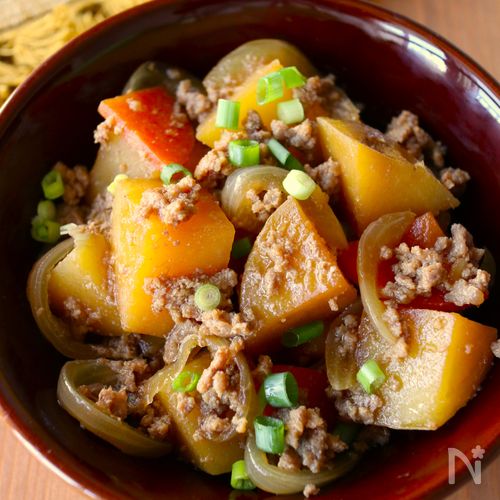 レンジで5分!【時短で味染み♩そぼろ肉じゃが】