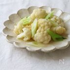 カリフラワーと長ネギの白だしさっと煮。