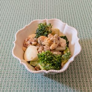 𝔂𝓾𝓶𝓲🍓の作ってみた!投稿(ブロッコリーとゆで卵とナッツのハニーマヨサラダ)