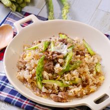 『佐賀県産アスパラガスと牛肉のガーリックバター醤油炒飯』