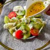 【キウイ🥝と生モッツァレラのサラダ】切って盛り付けるだけ！の工程3