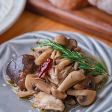 作り置きできる前菜！きのこのコンフィ