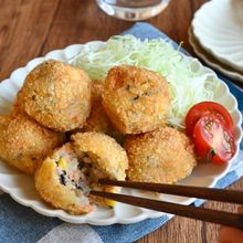 鮭とひじきとコーンのコロッケ\口溶けなめらか♪ /