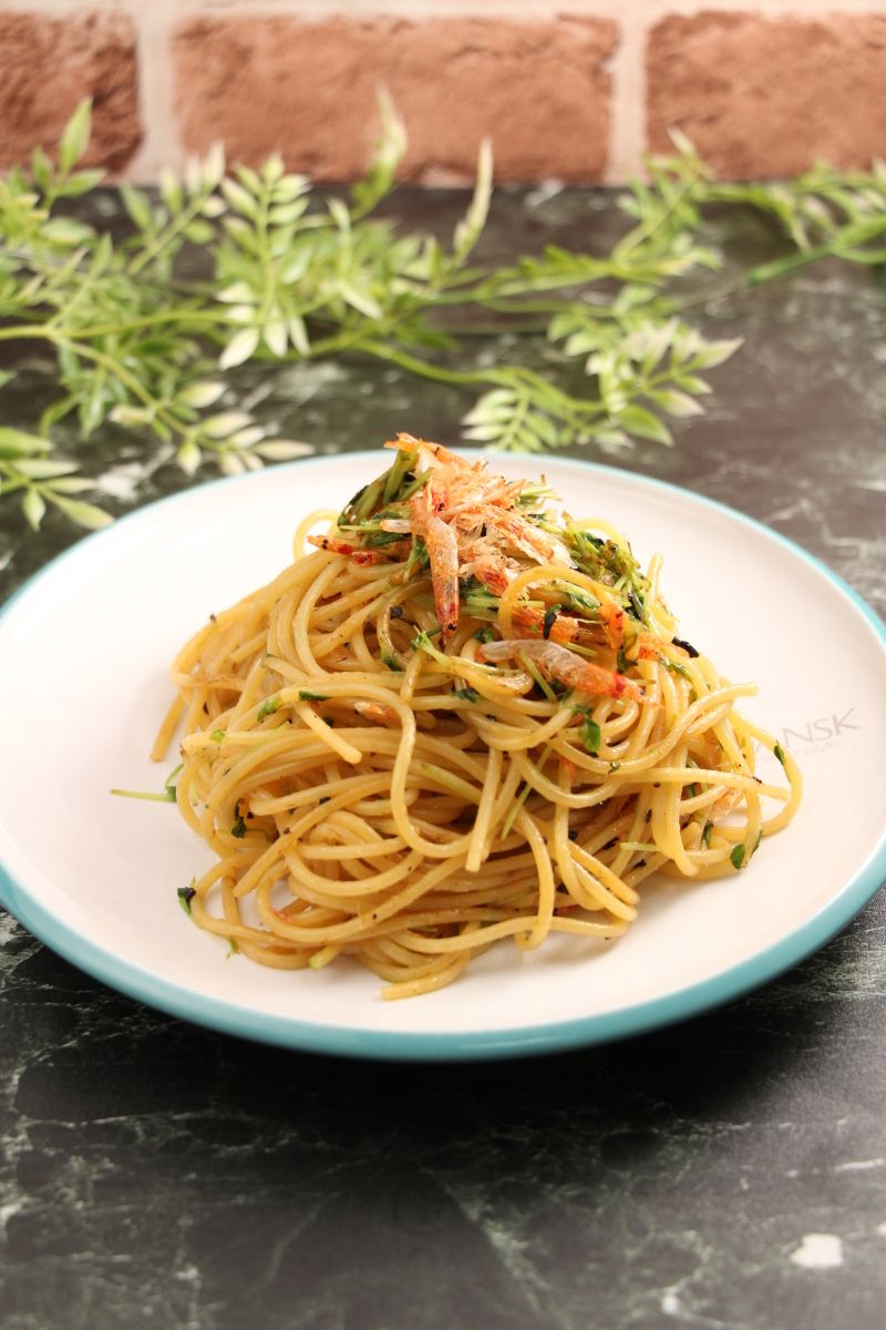 桜えびと豆苗のペペロンチーノ | レシピサイトNadia