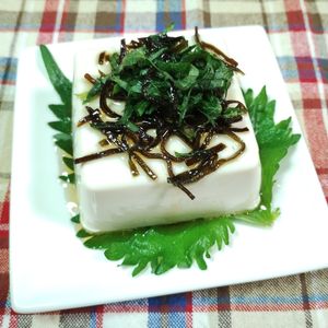 M＊Pの作ってみた!投稿(コスパ最強ウマウマ！塩昆布とごま油の冷やっこ)