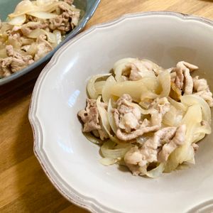 ゆかりの作ってみた!投稿(ごはんがすすむ♪豚肉と新玉ねぎの梅味噌炒め)