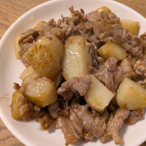 かめちゃきの作ってみた!投稿(ワンパン10分！【豚こま肉とじゃがいものガリバタ醤油炒め】)