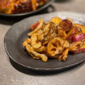 chiyoの作ってみた!投稿(【さつまいも・れんこん・舞茸のデリ風お惣菜】冷めても美味しい)