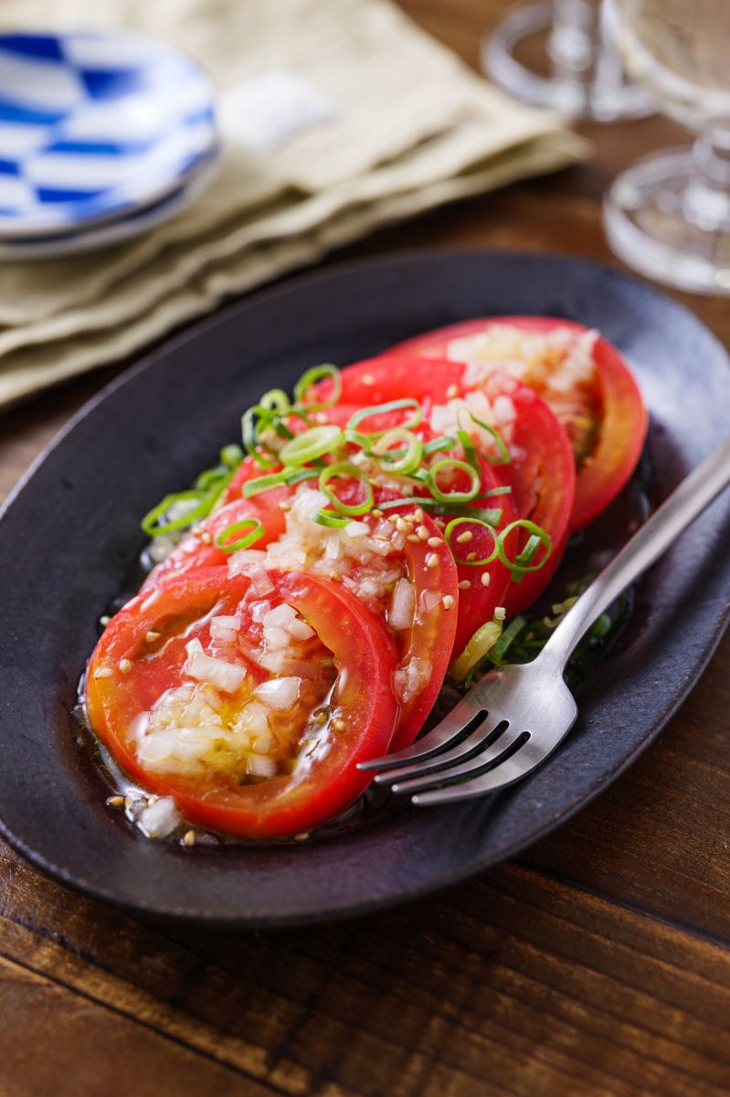 キンキンが最高！玉ねぎたっぷり♡白だしオリーブの冷やしトマト