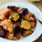 ご飯がすすむ！しっとり鶏むね肉と夏野菜の甘酢炒め