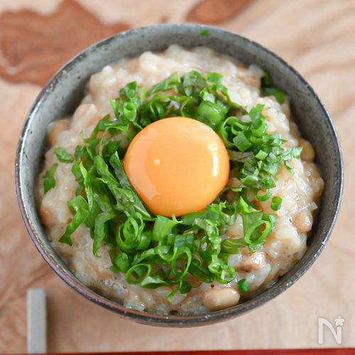 ひと手間でふわふわっ！納豆たまごかけごはん