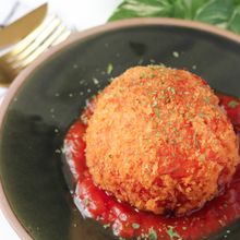子どもが大好き♪丸ごとトマトで作るライスコロッケ