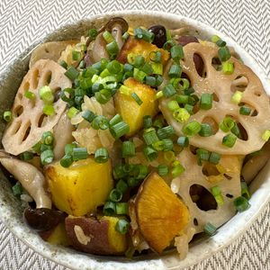 楽ラク手抜キッチン🐶🐾の作ってみた!投稿(白だしと味噌で極旨《秋野菜の炊き込みご飯》)