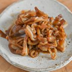 濃いめの味でごはんがすすむ！豚なんこつの甘辛煮