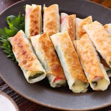 カニかまチーズのくるくる餃子【#簡短#おつまみ#包丁不要】