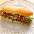 生姜焼きのコッペパンサンド
