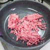 春雨とエノキ、合い挽き肉のすき炒めの工程3