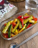 切って漬けるだけ！ごま油香る「夏野菜の和風マリネ」