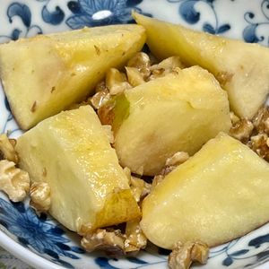 キャピタンの作ってみた!投稿(電子レンジで簡単！りんごとくるみの粒マスタード蒸し)
