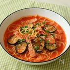 ナスとベーコンのトマトスープ麺