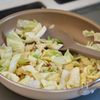 食材2つで時短【鶏ひき肉とキャベツのとろ味噌炒め】の工程2