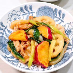 まゆの作ってみた!投稿(豚肉と蓮根と小松菜の甘酢炒め【ごはんがすすむ♪】)