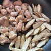 鶏ごぼうと厚揚げのこっくり生姜甘辛煮の工程3