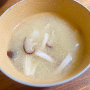 ゆかりの作ってみた!投稿(ながいもときのこのとろみ味噌汁)
