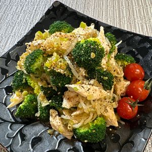 楽ラク手抜キッチン🐶🐾の作ってみた!投稿(【ささみブロッコリーもやしの油淋だれ和え】副菜におつまみに)