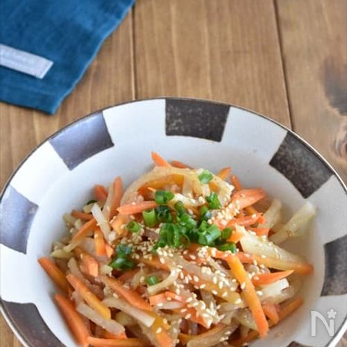 【大根と人参の香ばしゴマ炒め】ご飯もお酒も進む!