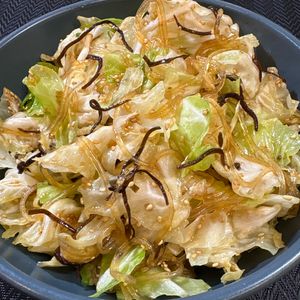 楽ラク手抜キッチン🐶🐾の作ってみた!投稿(【レンジで時短！キャベツと塩昆布の春雨サラダ】箸が止まらない)