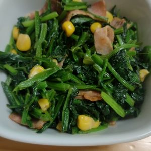localnaviの作ってみた!投稿(【ほうれん草とベーコーンのバター醤油炒め】お弁当にも♪)
