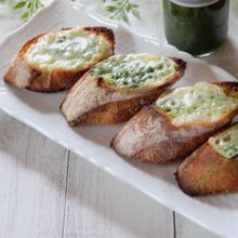 バジルソースで作る簡単ピザ