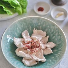 食べる手が止まらない！つるぷる食感の【茹でギョプサル】