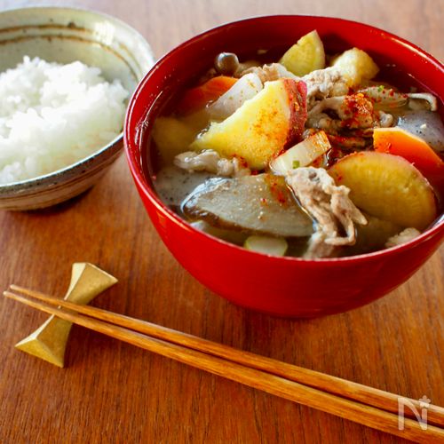 【さつまいも入り豚汁】だしいらずで栄養満点コクうま豚汁♪