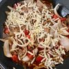 【豚肉と新玉のガーリックトマト炒め煮】調味料2つだけ♪の工程4