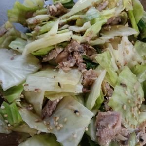 ぽぽペの作ってみた!投稿(包丁不要！5分で【キャベツとさばの旨だれ和え】さば缶で簡単◎)