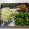 サケの昆布酒蒸し　千切り薬味と手作りポン酢の工程2