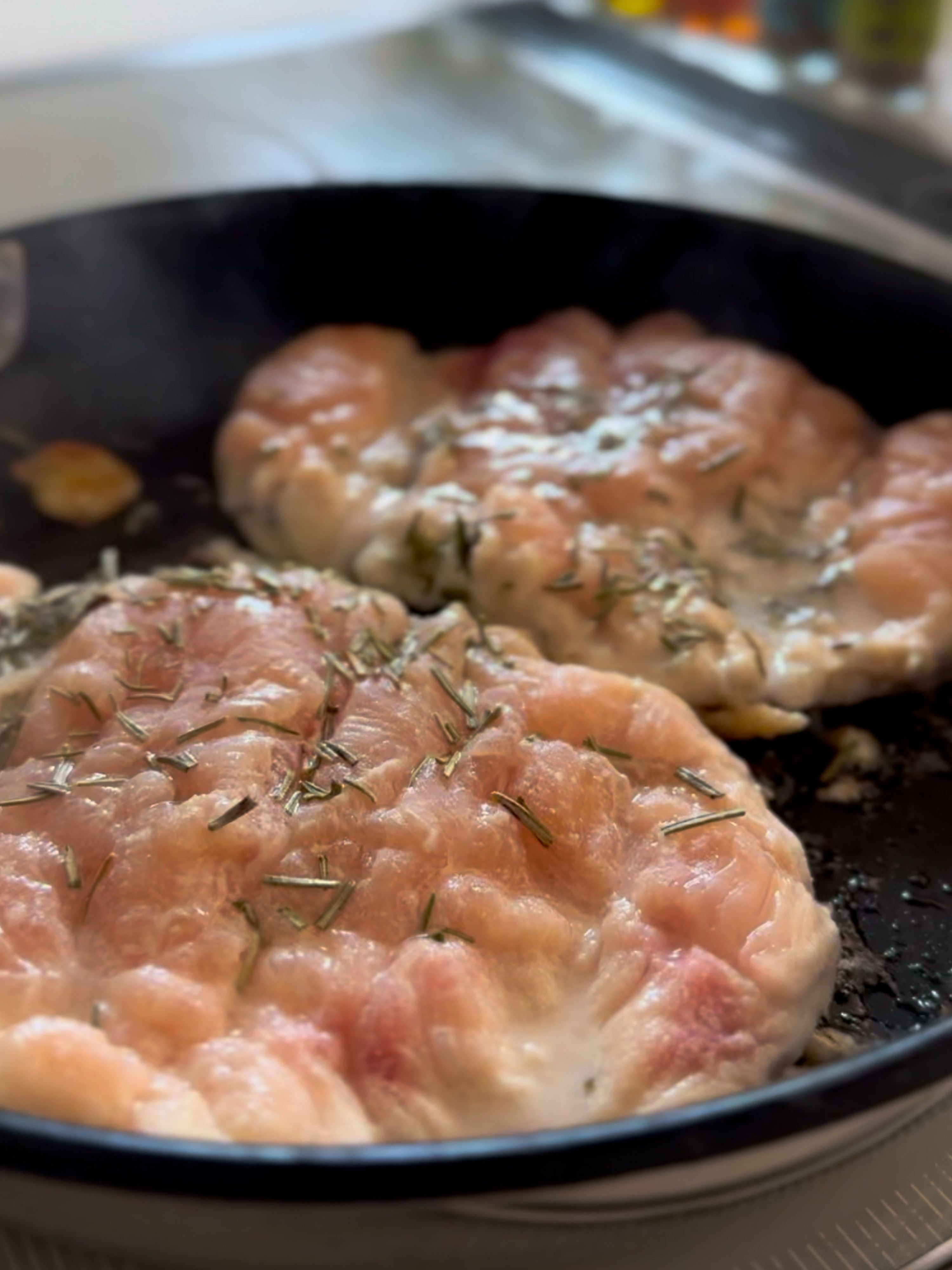 鶏むね肉のレモバタソテー【スーパーの食材をお店の味に】 | レシピ